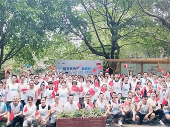 春天物语 | 第 二十四 期 远方有光芒 脚底有力量