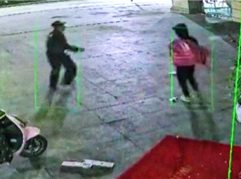 抖音播放量破400万，奋勇擒贼的彩生活保安爆红网络