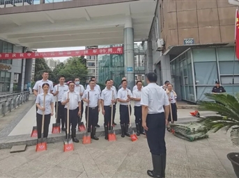 四川东晨物业 | 重建美好家园，军魂闪耀清淤一线